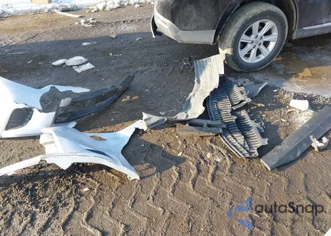 2014 Toyota Corolla Le z USA, uszkodzony, nr VIN 2T1BURHE3EC212227